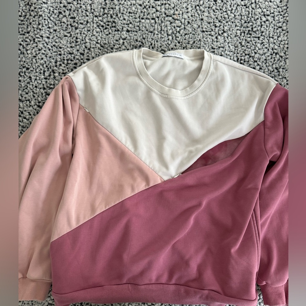MoveMama breastfeeding / pumping sweatshirt - gently used